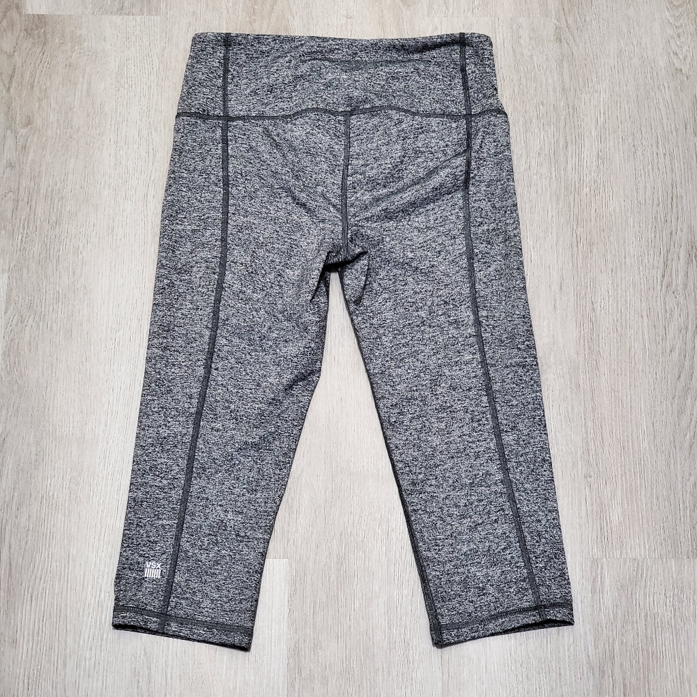 Victoria's Secret VS Knockout Crop Sz xs - Picture 2 of 7